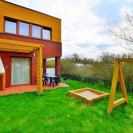 House With A Garden, Ferienhaus Sarbinowo